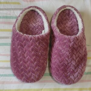 3 × $8 🤑❤️🤗 Cozy Pink Women's Slippers